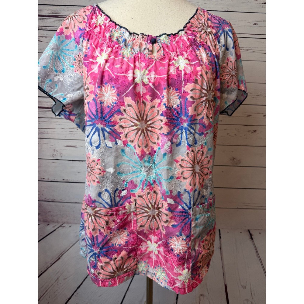 Koi Scrub Top Large Floral Mandala Embroidered Short Sleeve Shirt Nursing 380E